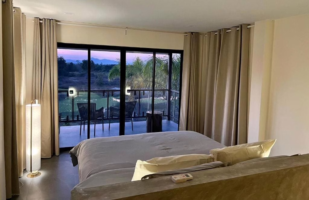I Love Phants Lodge