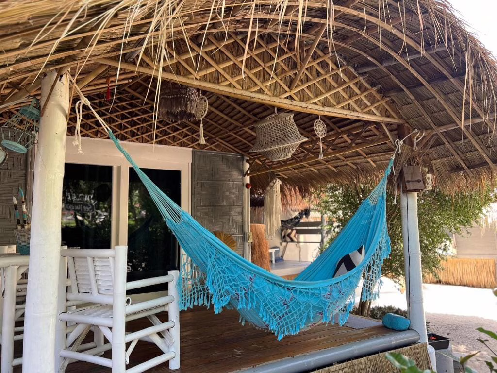 Sea Love Beach Bar & Bungalows