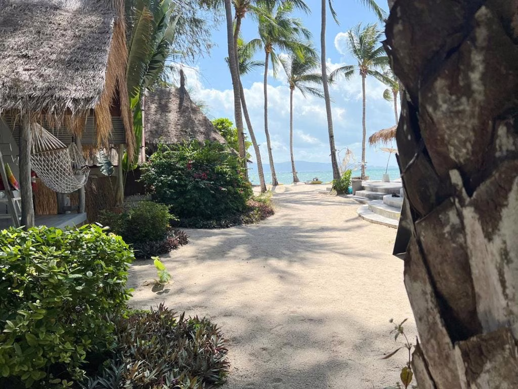 Sea Love Beach Bar & Bungalows