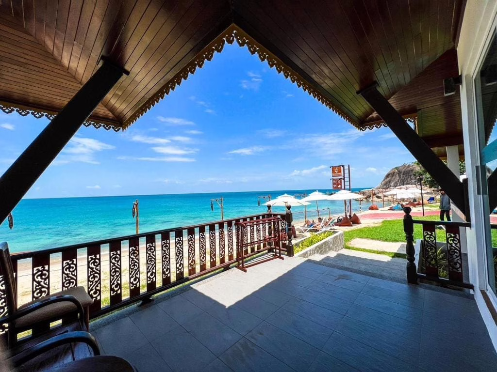 Aura Samui Best Beach hotel