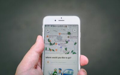 De rol van technologie tijdens het reizen: Must-Have Apps en Gadgets