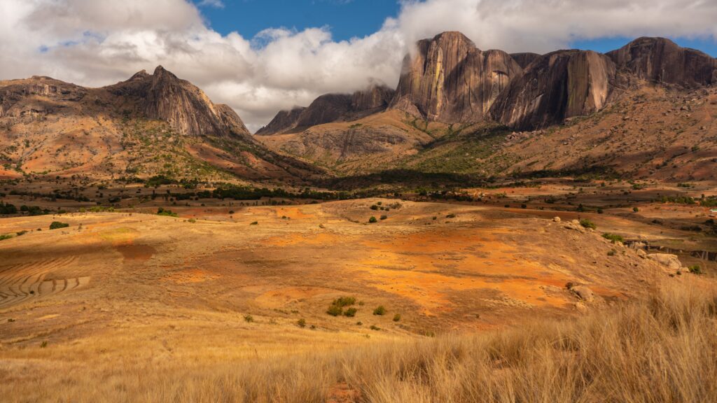 Tsaranoro Valley