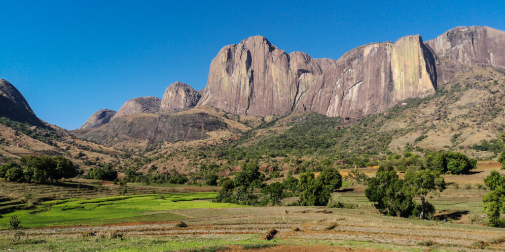 Tsaranoro Valley